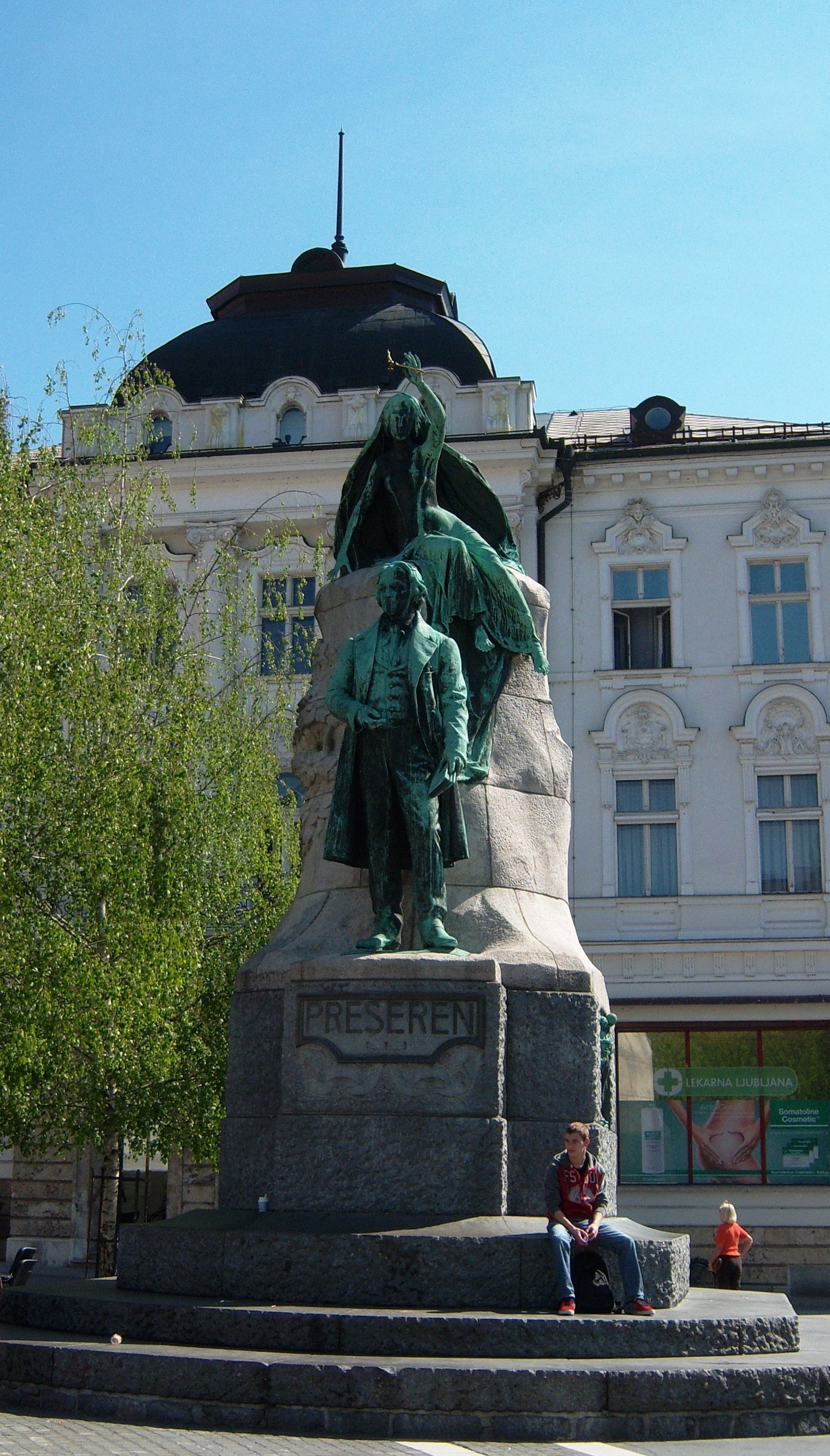 france preseren statue, ljubljana slovenia | i put my life on a shelf