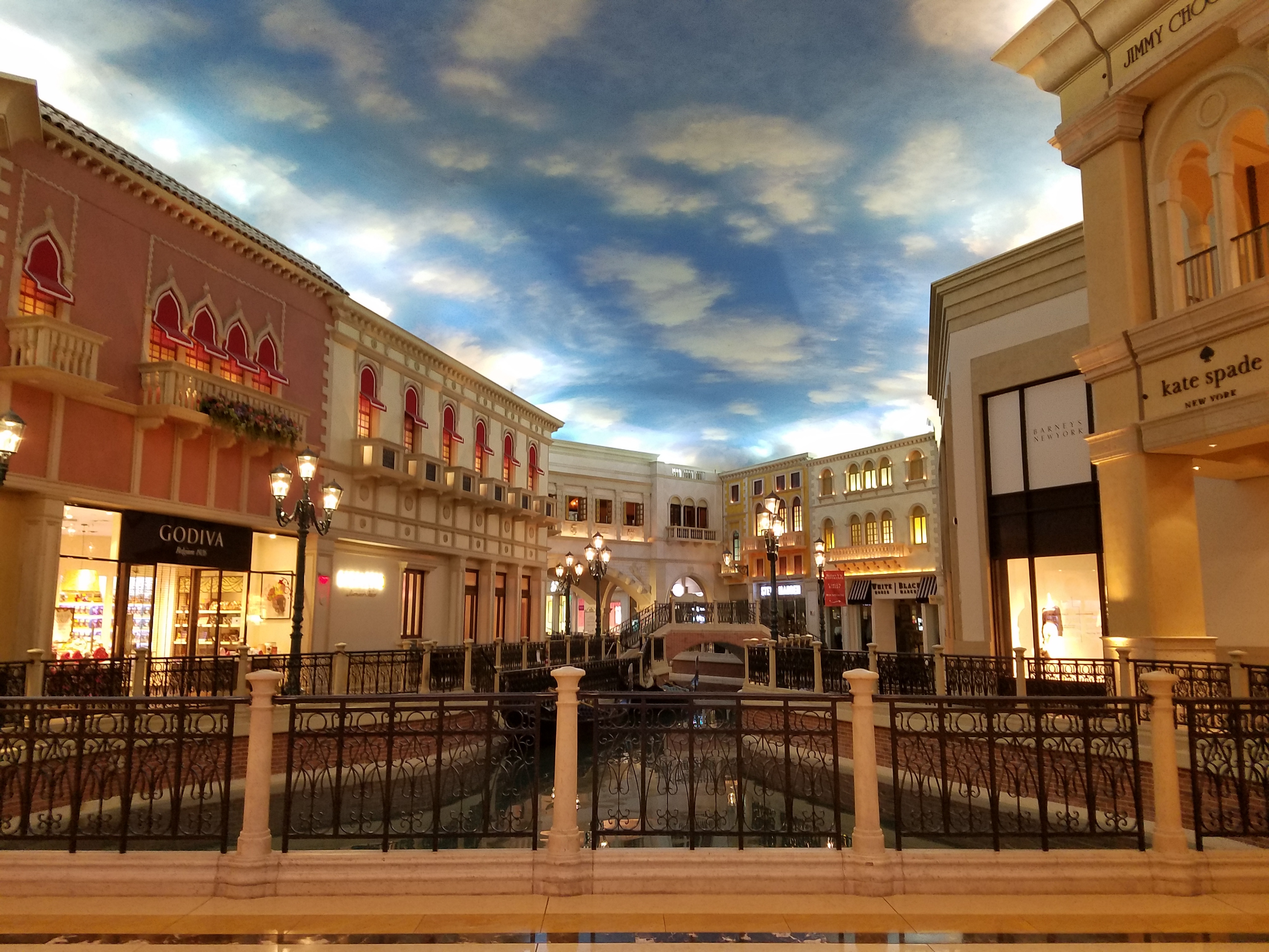 Venetian Las vegas - i put my life on a shelf